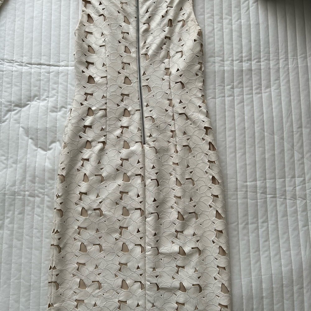 Alice + Olivia Cream Sheath Midi Dress V-Neck Sleeveless